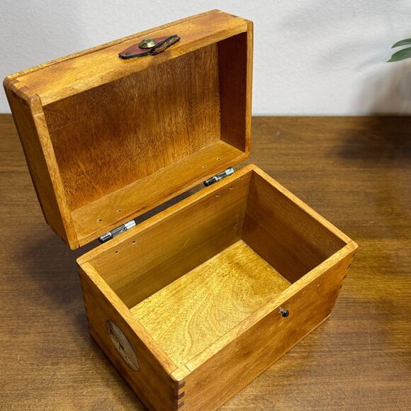 Vintage Woodpecker WoodWare Wood Box Hand Painted in Japan 6x4x5 Wooden - Picture 11 of 14